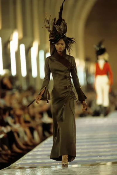 Look 25